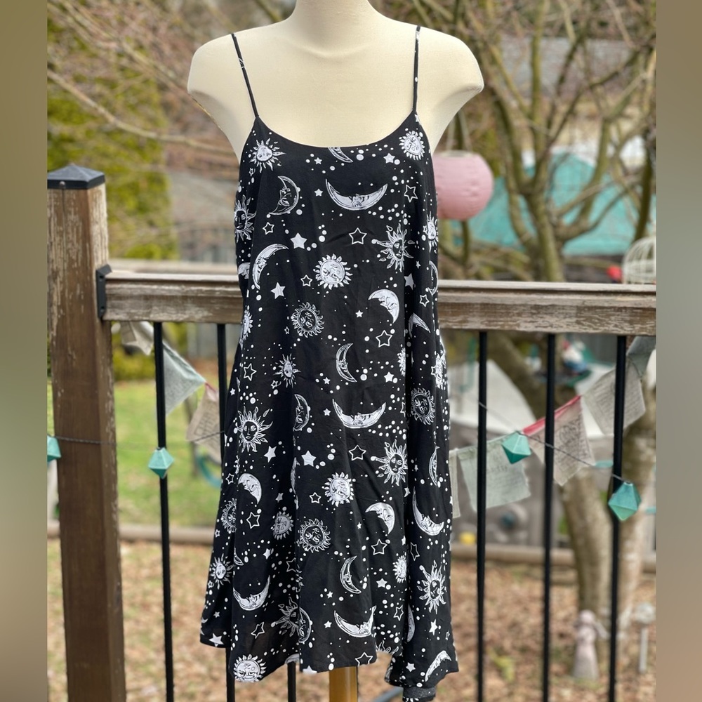 Sun and moon light weight dress size XL